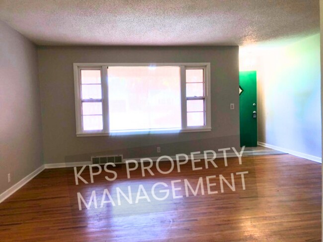 Building Photo - 1714 Drollinger St