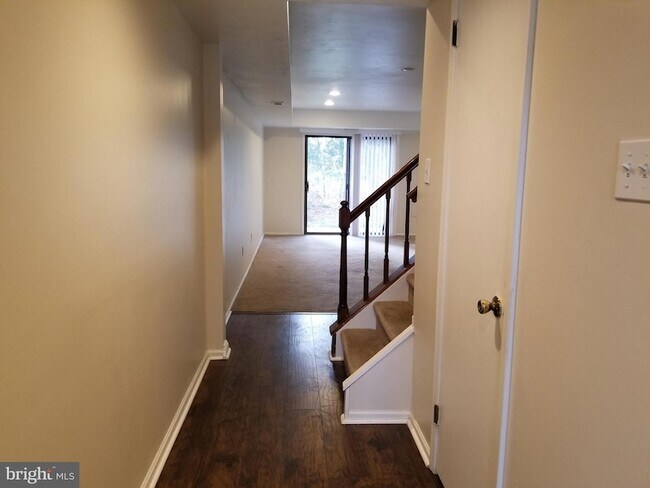 Foto del edificio - 1005 Worthington Dr