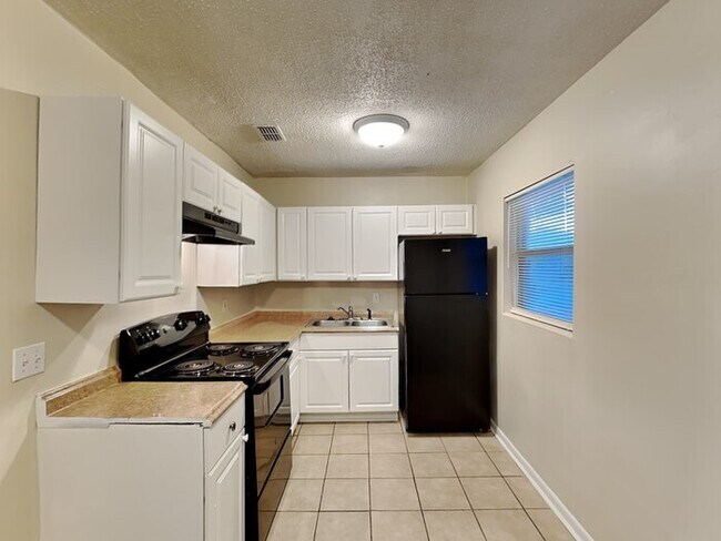Foto del edificio - 237 Blairmore Blvd W