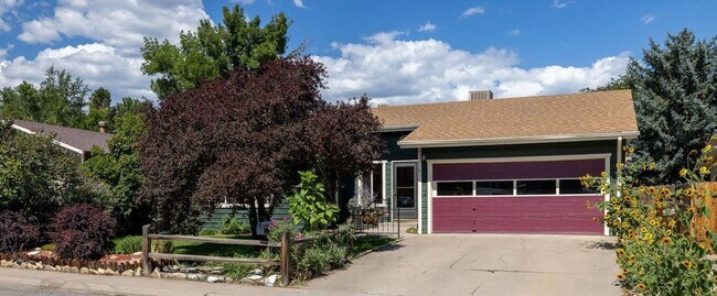 Foto del edificio - Charming 3-Bedroom Ranch for Rent in Prime Location!
