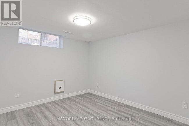 Building Photo - 17 Raithby Cres