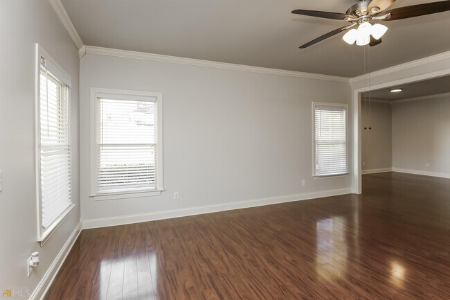Foto del edificio - 207 Harris Ct