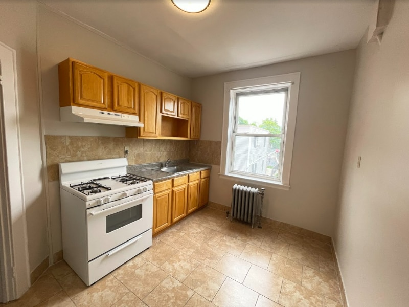 678 Scotland Rd Unit B4, City of Orange, NJ 07050 Room for Rent in