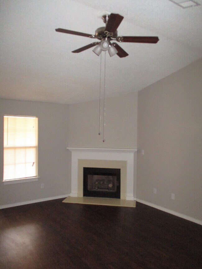 Building Photo - 2401 Cherry Creek Cir