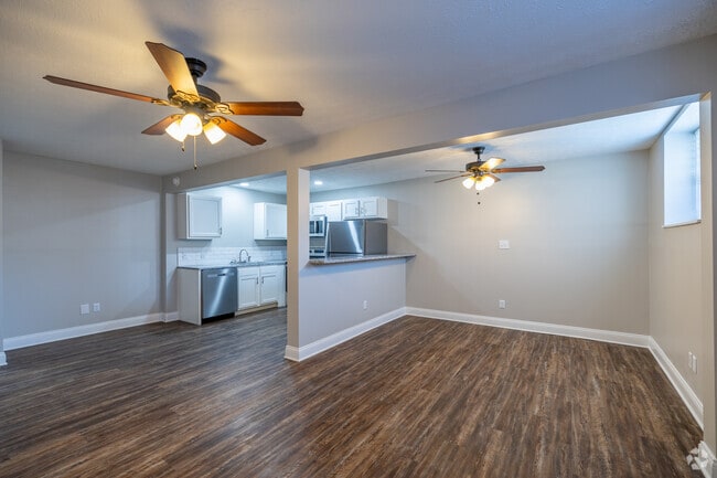 1BD, 1BA - 873SF - The Landing at Tates Creek