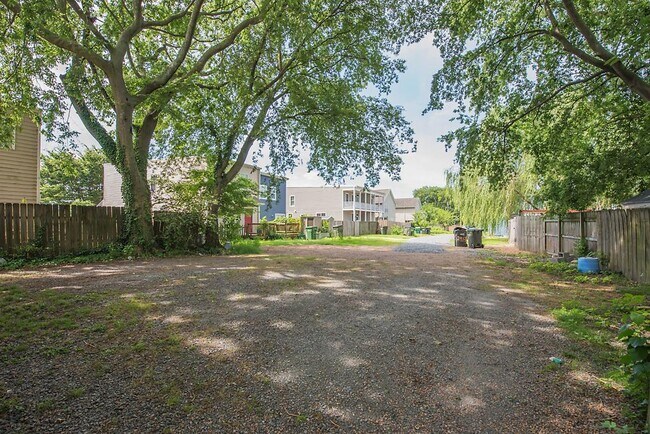 Building Photo - 2917 M Street, Apt D
