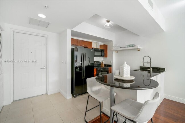 Foto del edificio - 7290 SW 90th St