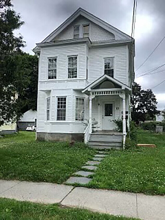63 Thompson St, Poughkeepsie, NY 12601 Room for Rent in Poughkeepsie