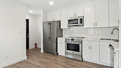 Building Photo - 33 Devoe St