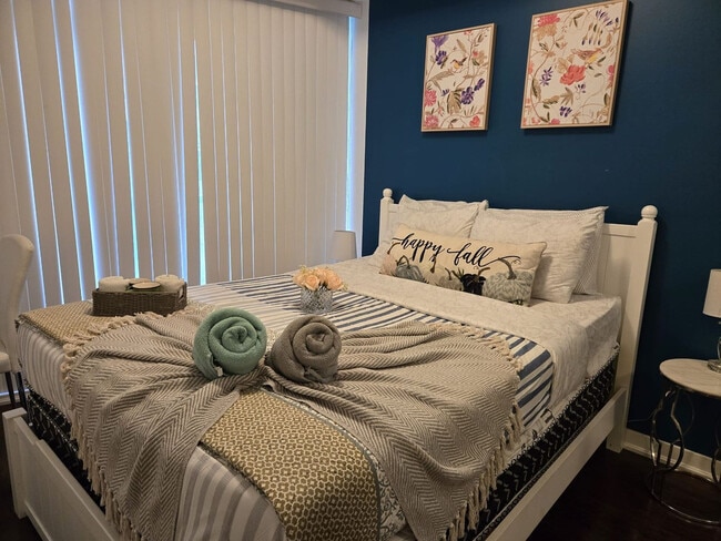 Building Photo - 17 Charlotte St