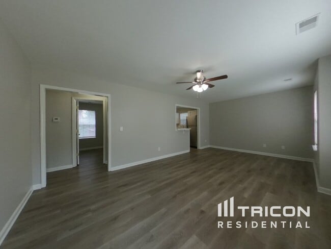 Building Photo - 262 Stonewood Dr