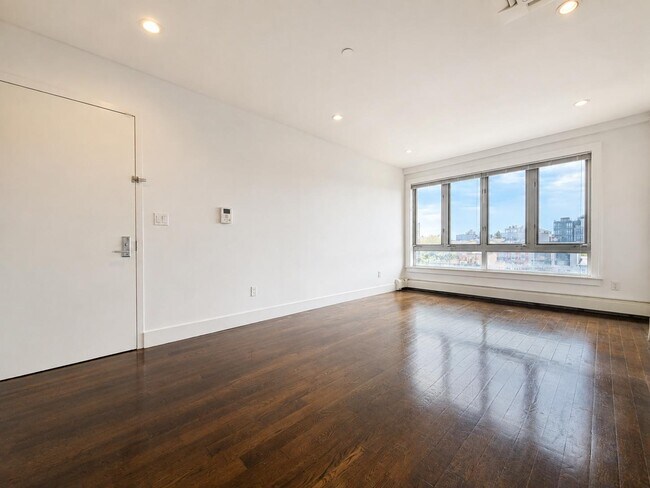 Building Photo - 143 Skillman Ave
