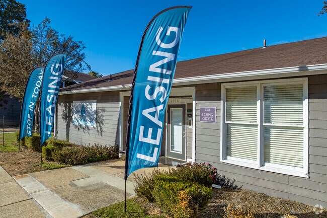 Foto del edificio - The Raintree Apartments