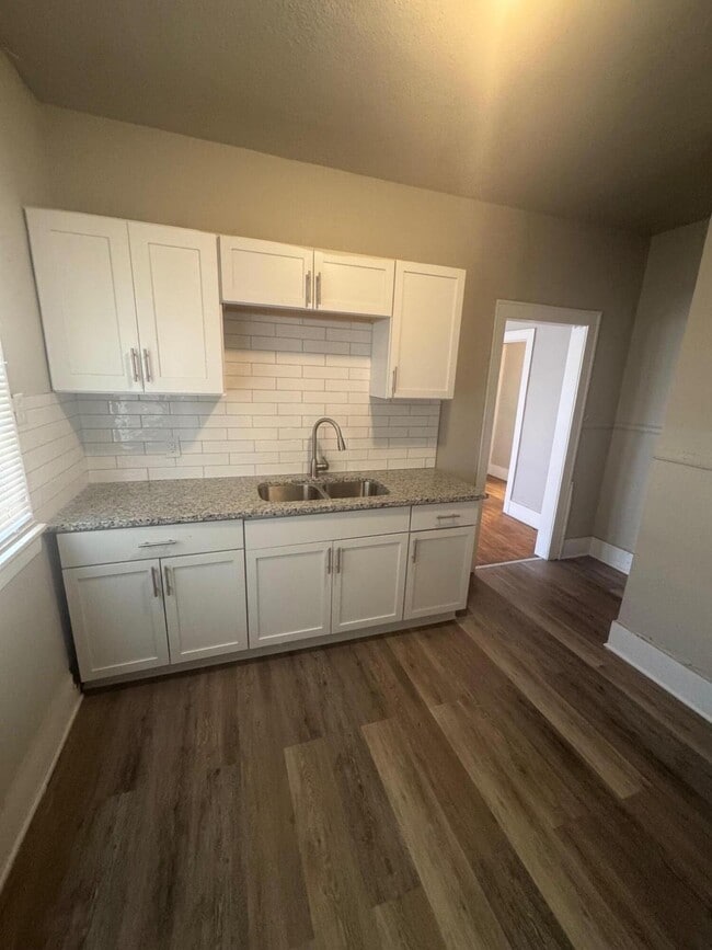 Building Photo - 2420 Monterey Ave