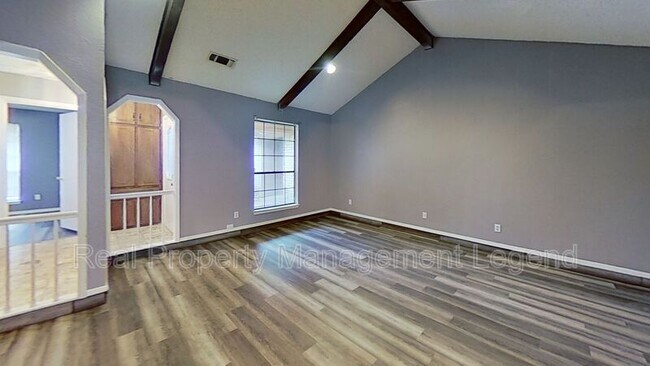 Building Photo - 6403 San Juan Ave