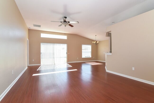 Building Photo - 30410 Randall Manor St