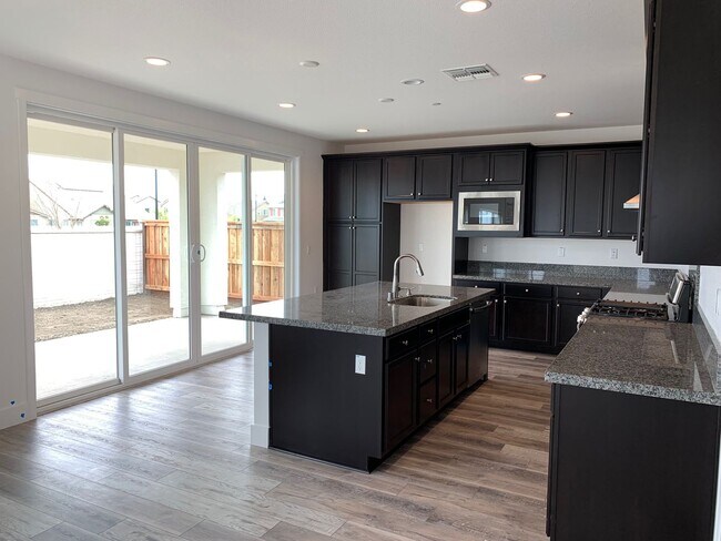 Foto del edificio - Large Executive home with tons of upgrades.