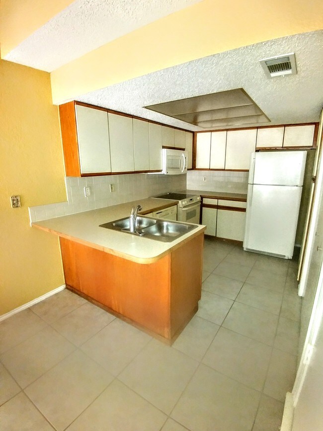 Foto del edificio - 18040 Midway Rd