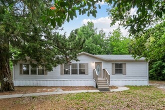 Building Photo - 223 Ajax Dr NW