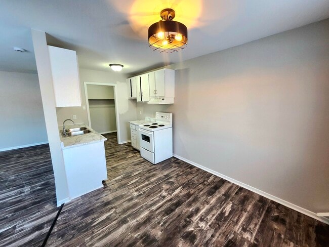 Building Photo - 1 Reading Crescent