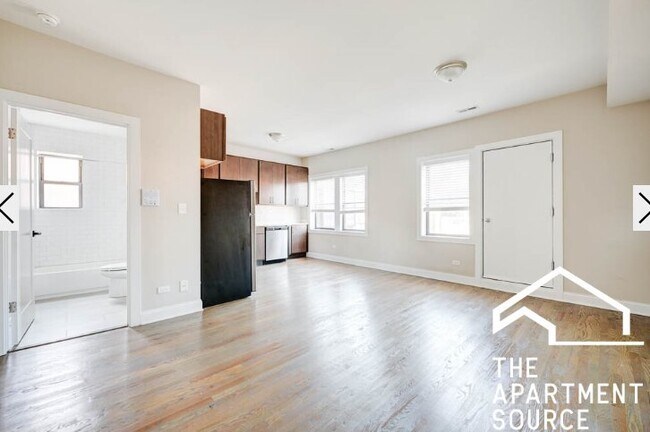 Foto del edificio - 3409 W Fullerton Ave