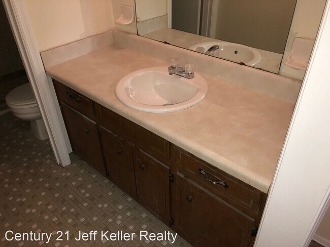 Building Photo - 3 br, 2 bath House - 4532 Hillside Dr