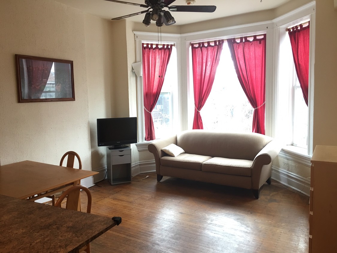 Foto principal - 622 W Buckingham Pl