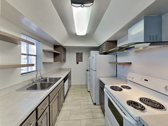 Foto del edificio - 2622 Lemon Tree Ln