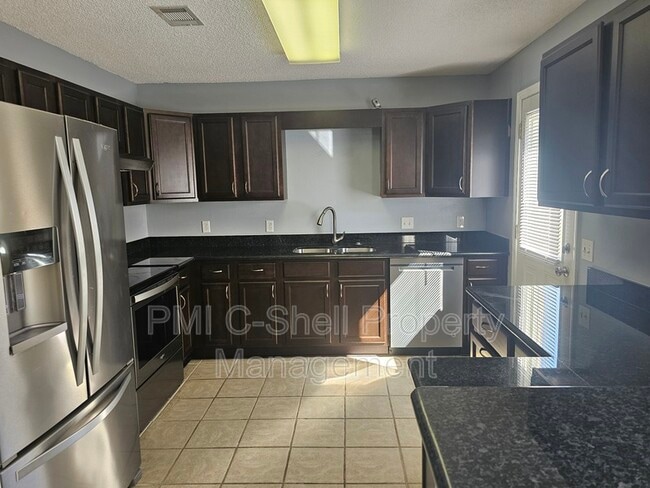Building Photo - 2112 Antillies Dr