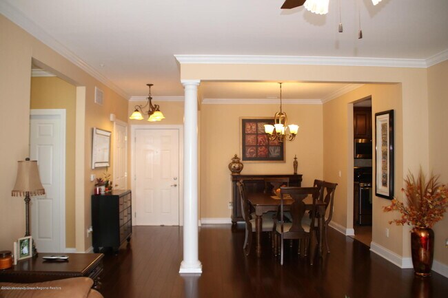 Building Photo - 111 Regency Ct