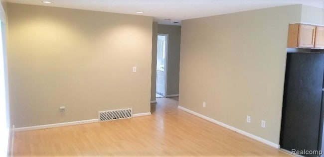 Building Photo - 35633 Seville St