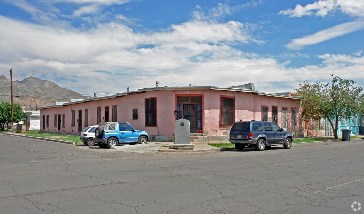 Primary Photo - 2101 Magoffin Ave