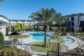 Building Photo - Holly Grove