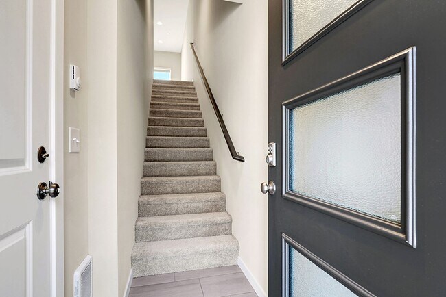 Building Photo - New Modern 2BD/2.5BTH Townhome for Lease in Lynnwood - Small Pet Friendly!