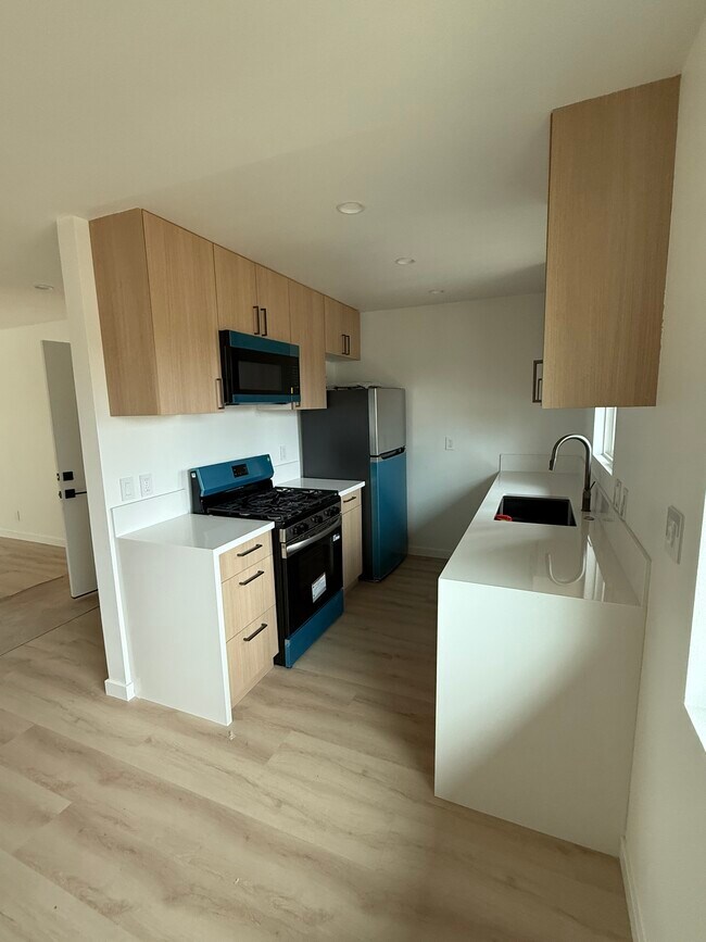 Foto del edificio - 14818 Astoria St