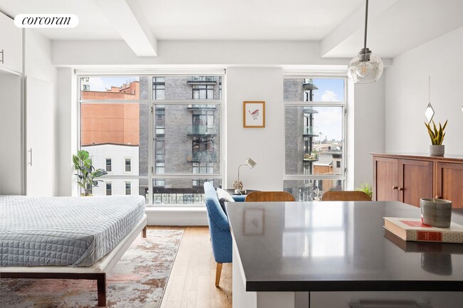 Foto del edificio - 1063-63 Jackson Ave