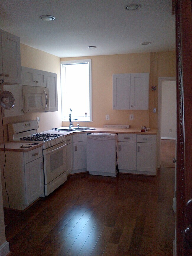 Foto del edificio - 3415 Hickory Ave
