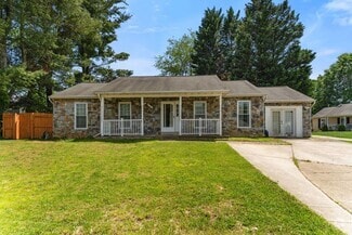 Building Photo - 1101 Canyon Rd