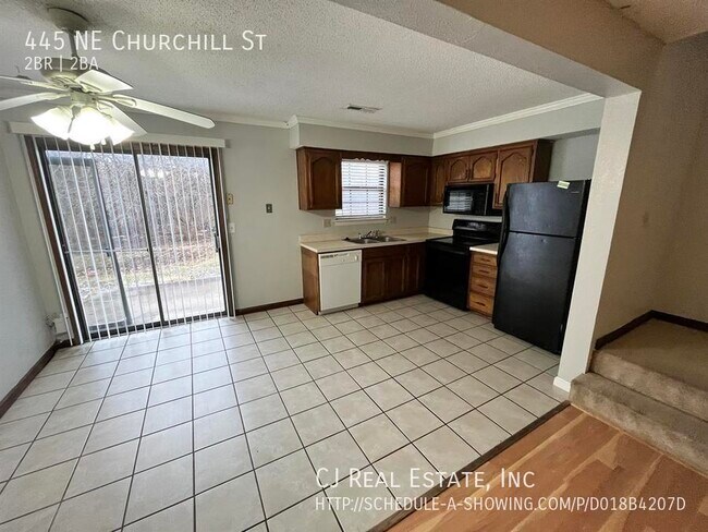 Foto del edificio - 445 NE Churchill St