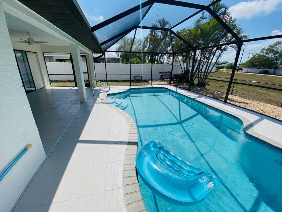 Foto principal - Furnished pool House located in the beauti...