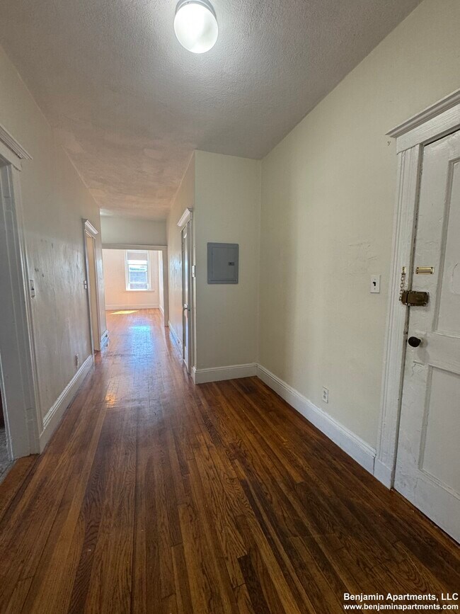 Building Photo - 3 Egremont Rd