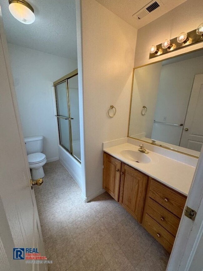 Foto del edificio - Parkside Townhomes