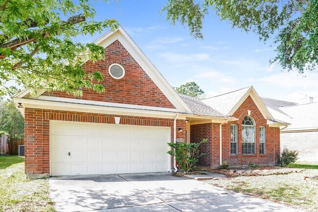 Building Photo - 7106 Blanco Pines Dr