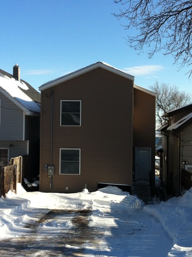 Building Photo - 1111 East 9th Street