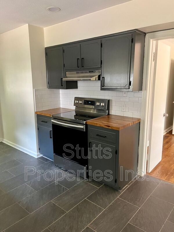 Foto del edificio - 1813 Tune Ave