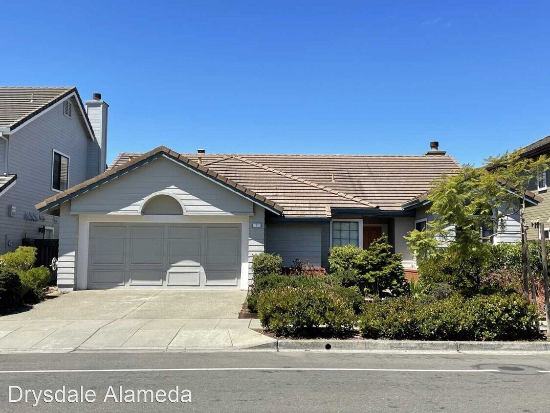 Primary Photo - 3 br, 2 bath House - 7 Ross Rd