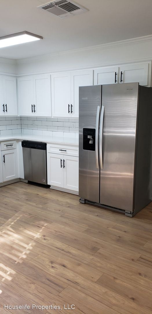 Foto del edificio - 3 br, 1 bath House - 3344 Hiawatha Dr