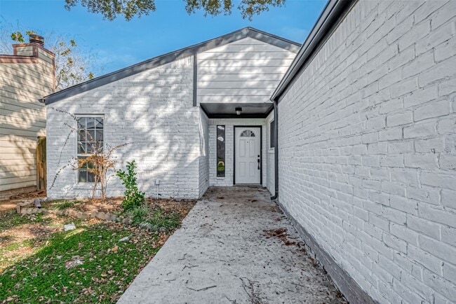 Building Photo - 12802 Sunset Dune Dr