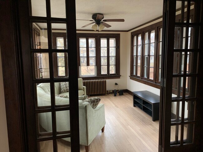 Sala de estar/familiar - 1205 Cornell Dr