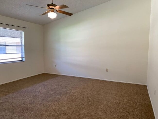 Building Photo - 3931 Spoonbill Ct